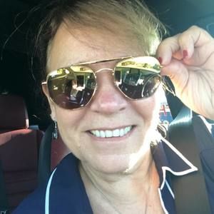 Meet your Posher, Deborah